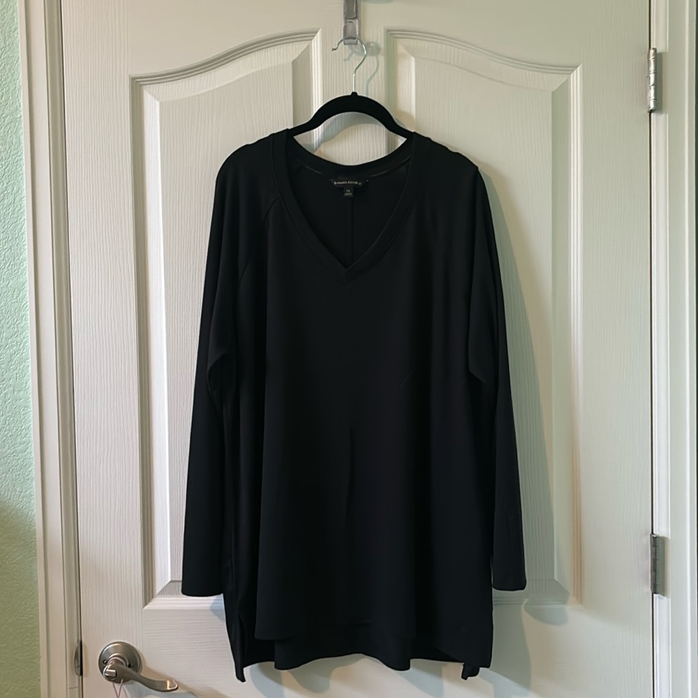 Banana Republic black v neck tunic